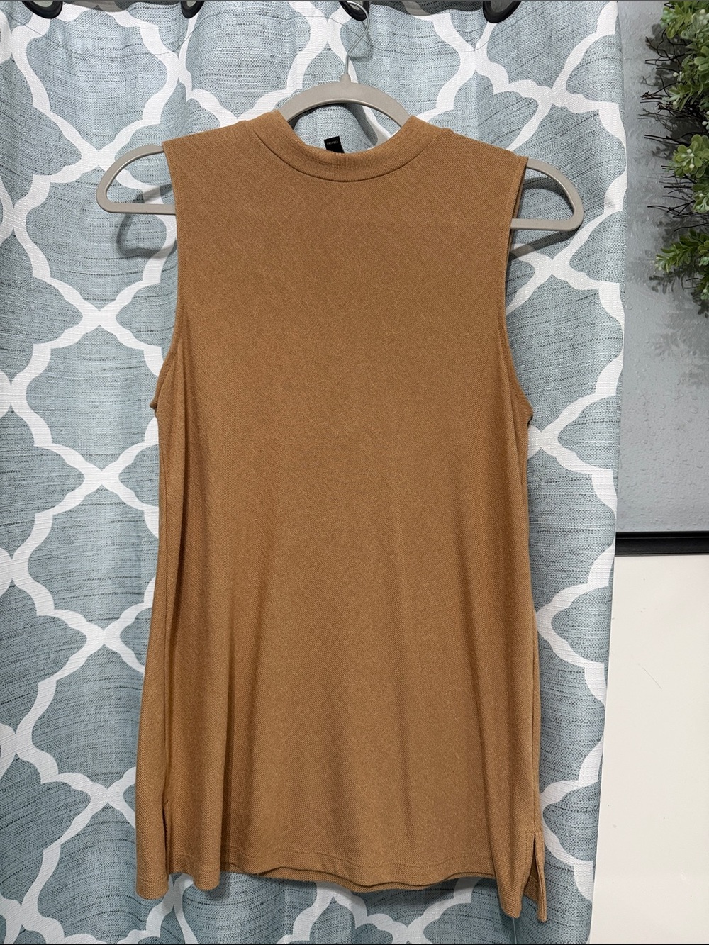 Banana Republic Luxespun Sleeveless Mock-Neck Tank in Camel